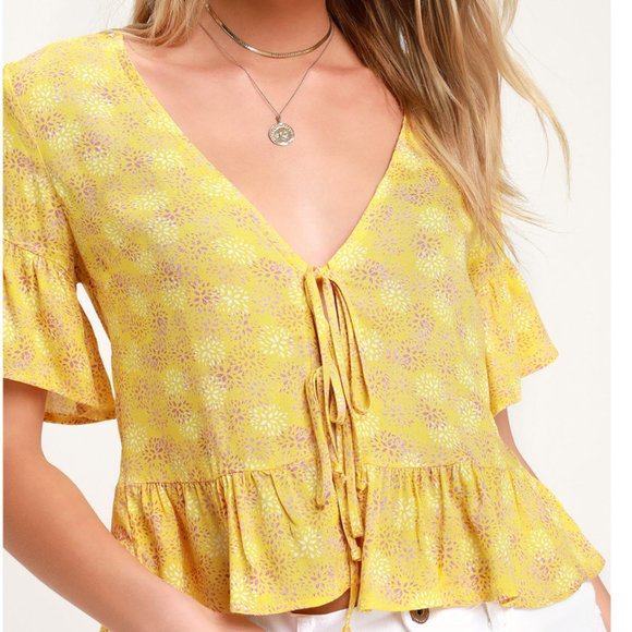 Lulus Breah Yellow Print tie-front Top - Picture 5 of 13